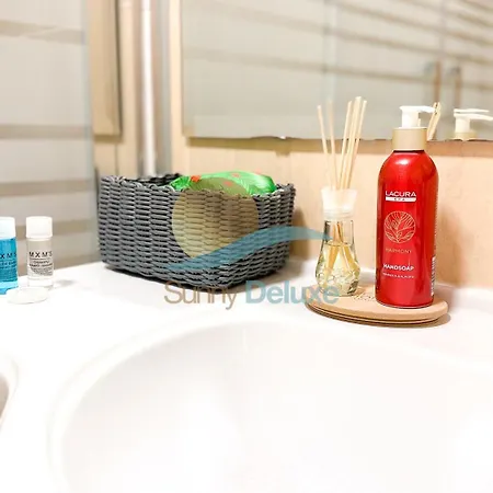 Oura Lancemar By Sunny Deluxe